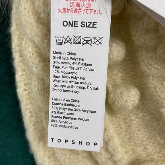NWT TOPSHOP Ivory Winter Hat with Faux Fur Pom Pom - Picture 4 of 5